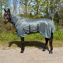 AB Color Insekttäcken med hals och bukflik